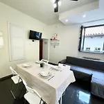 I Tre Fratelli - 2Br, Garden,Lake