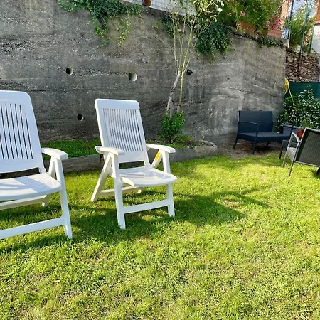 I Tre Fratelli - 2Br, Garden,Lake Apartamento