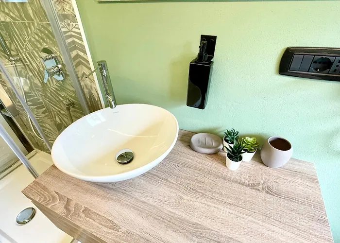 I Tre Fratelli - 2br, Garden, Spa,lake * Vignone